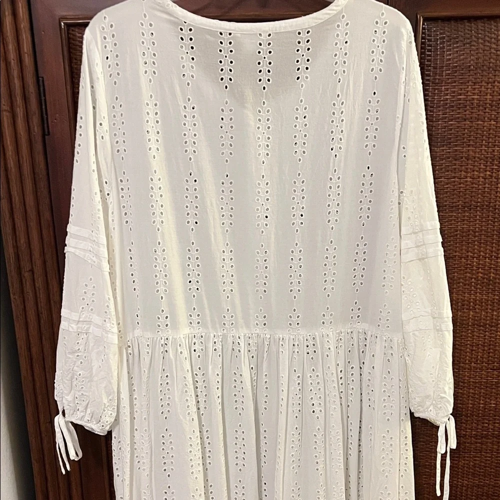 Caslon Elegant White Eyelet Dress - Picture 4 of 10